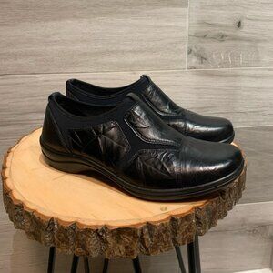 Romika slip on loafer shoe - like new size 38